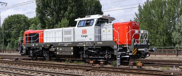 Arnold HN9073S - German Diesel Locomotive Vossloh DE 18 of the DB Cargo (DCC Sound Decoder)