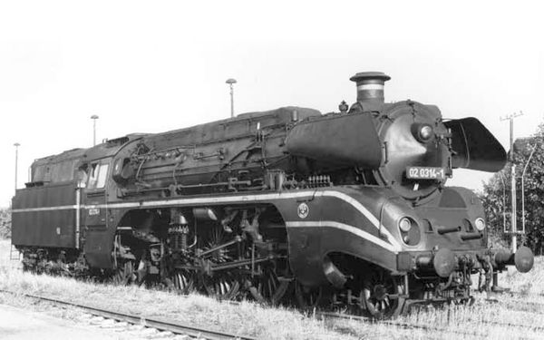 Arnold HN9078HM - German Steam Locomotive class 02 0314-1 with oil firing of the DR (Sound Decoder)