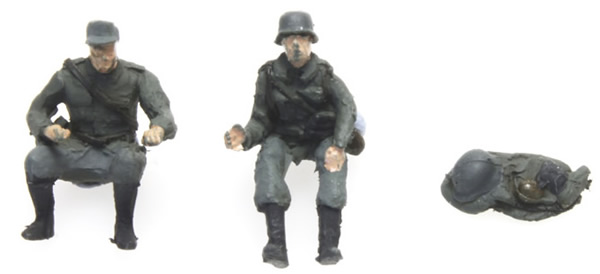 Artitec 387.255 - WM Kettenkrad crew (2 fig) + Luggage grey