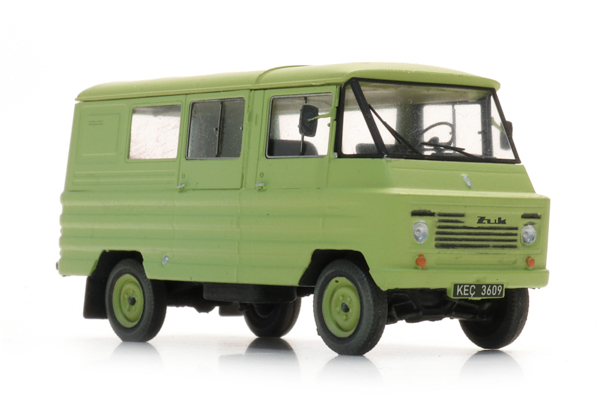 Artitec 387.742 - Zuk A06 minivan green