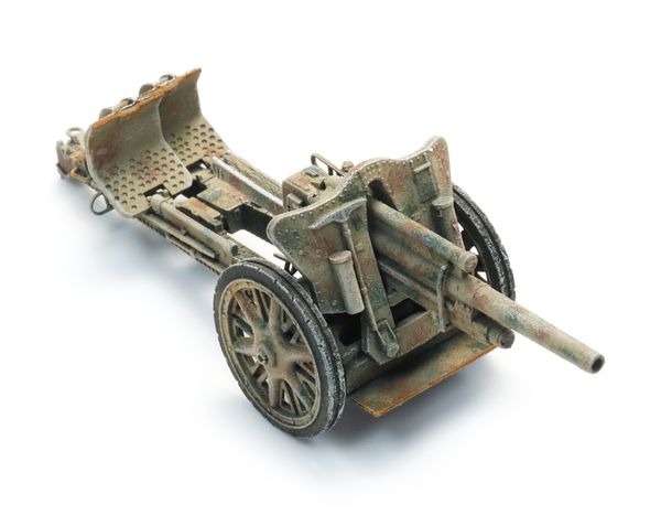 Artitec 6870629 - German WWII 10,5cm Light Howitzer 18 Camouflage