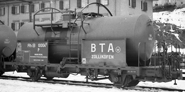 Bemo 2296102 - Swiss Tank Car P 10002 of the RhB