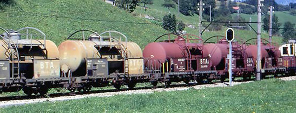 Bemo 2296313 - Swiss Tank Car P 893 of the MOB