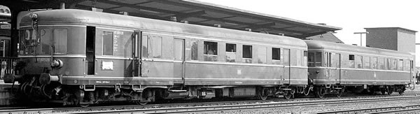 Brawa 44709 - German 2pc Diesel Railcar BR 660 and Trailer VS945 of the DB (AC Digital Basic Plus)