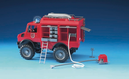 Bruder 02480 - Fire engine truck w.access. and Light and Sound Module