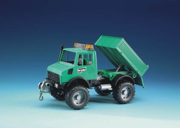 Bruder 02471 - MB Unimog with loading platform and winch