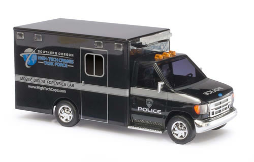 Busch 41835 - Ford E-350 High Tech Cops