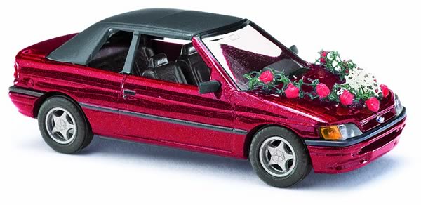 Busch 45732 - Ford Escort convertible, closed, wedding