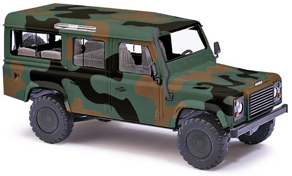 Busch 50304 - Land Rover Defender with Tarnflecken