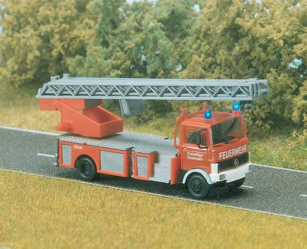 Busch 5608 - Fire-fighting ladder Mercedes-Benz LP 809