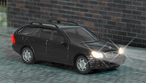 Busch 5656 - Mercedes C Wagon w/Lights