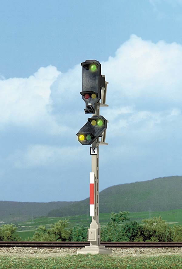 Busch 5832 - Main signal with pre-warning signal