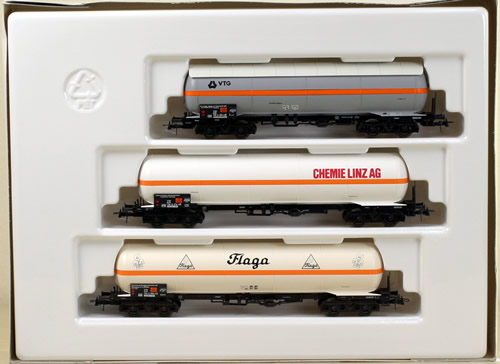 Consignment 44073 - Roco 44073 Chemical Tank Car Set