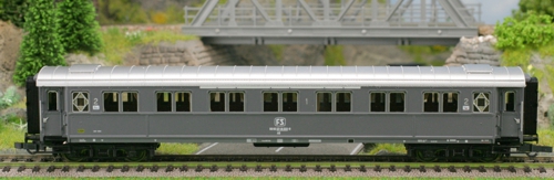 Consignment 44711 - Roco 44711 Italian passenger Coach