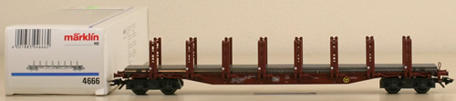 consignment 4666 - Marklin 4666 Stake Car with Rail Load