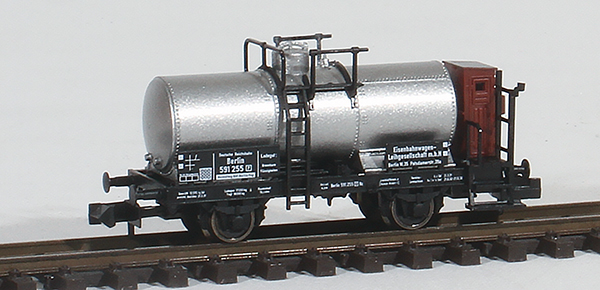 Consignment AR4525 - Arnold Tank car w Brakemans Cab of the DRG