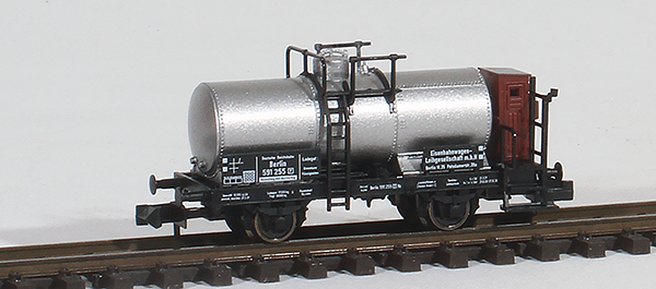 Consignment AR4526 - Arnold Tank Wagon w Brakemans Cab of the DRG