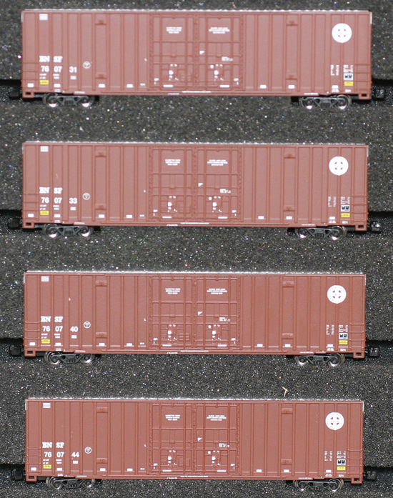 Consignment AZL90404-1 - AZL 90404-1 - 4pc 60 Gunderson Box Car Set of the BNSF