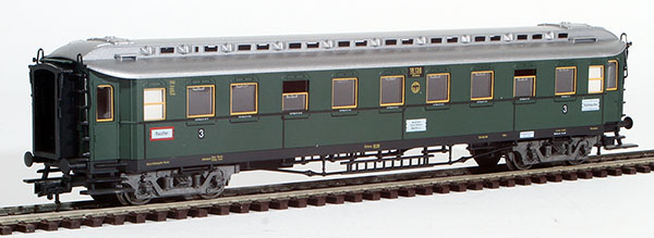 Consignment FL5083-1 - Fleischmann German Express 3rd Class Coach of the DR