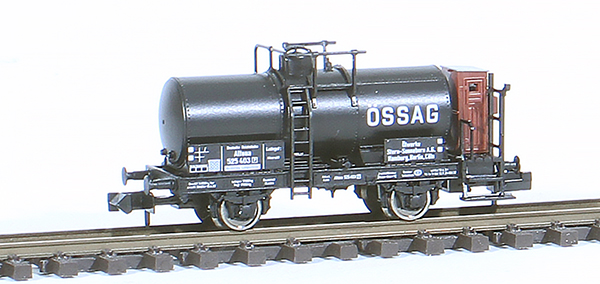 Consignment FL8434 - Fleischmann Tank Wagon with brakemans cab of the DB