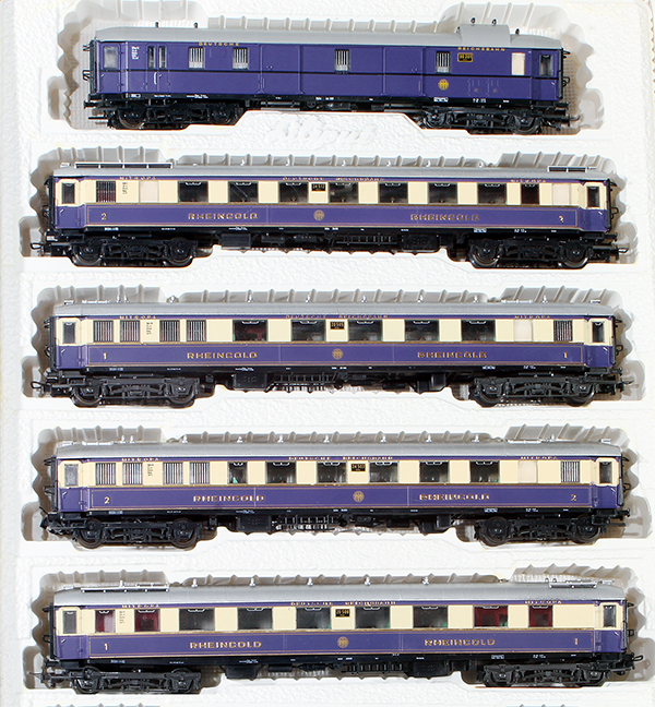 Consignment LI820 - Liliput German Rheingold Passenger Car Set