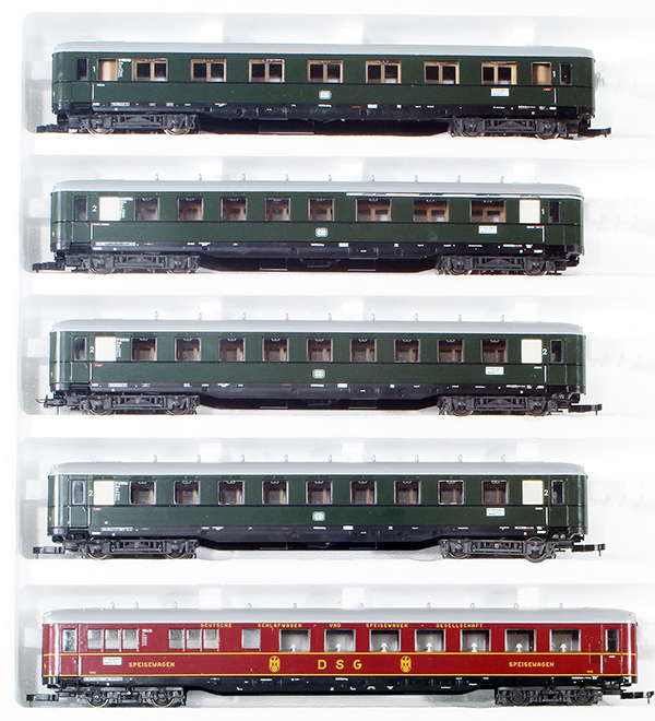 Consignment LI834 - Liliput German DB/OVP 150th Anniversary Passenger Car Set