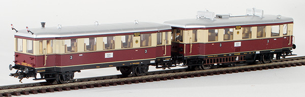 Consignment MA37707 - Marklin German Diesel Powered Rail Car BR VT 135 + VB 140 with Trailer of the DRG