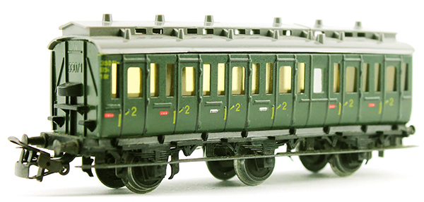 Consignment MA4004 - Marklin 4004 - 2nd Class Green Compartment Coach w/o Brakemans Cab