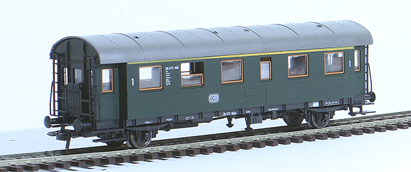 Consignment RO4203 - Roco 1st Class Passenger Coach of the DB