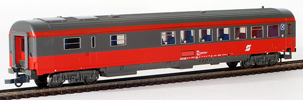 Consignment RO44234 - Roco Austrian Dining Car of the OBB