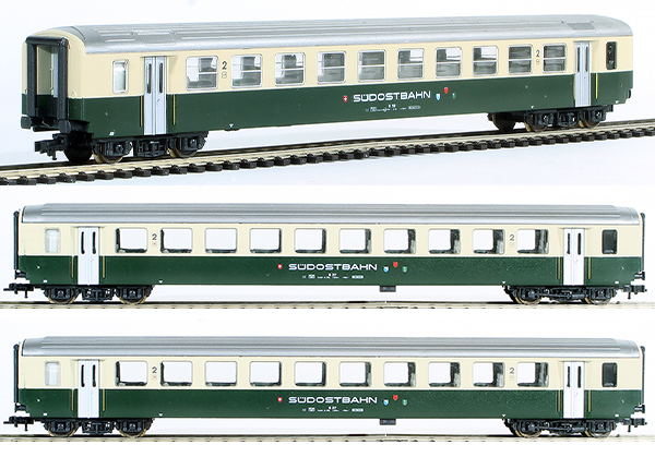 Consignment RO44320-1 - Swiss Three Car SOB Passenger Car Set