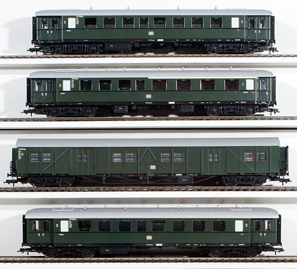 Consignment RO64006 - Roco German 4-Piece Passenger Car Set of the DB