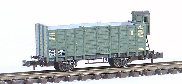 Consignment TR3203 - Trix Box Car with Brakemans Cab in green