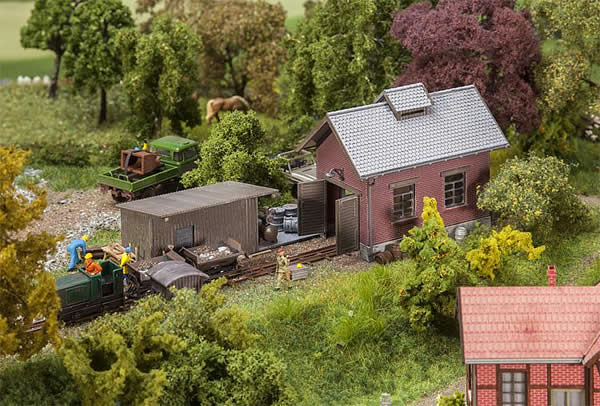 Faller 120280 - Light railway engine shed