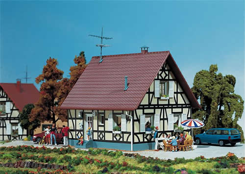 Faller 130221 - Half-timbered one-family house