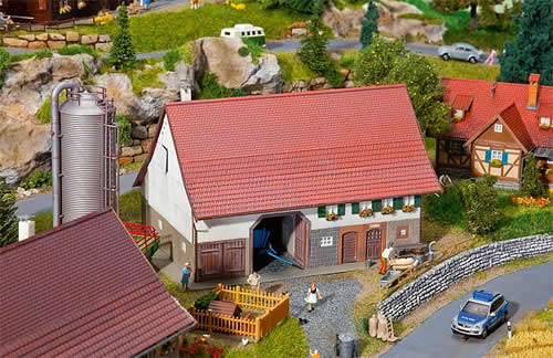Faller 130535 - Large farmhouse