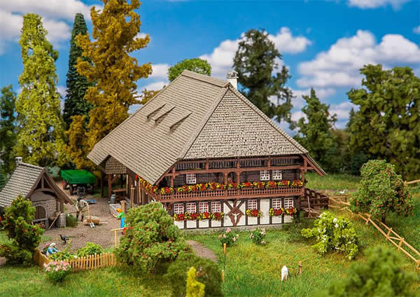Faller 130576 - Black Forest farmyard