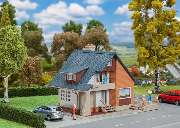 Faller 131359 - House with balcony
