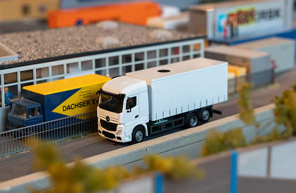 Faller 161314 - Car System Digital MB Actros Truck StreamSpace (HERPA)