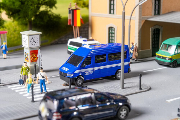 Faller 161323 - Car System Digital MB Sprinter THW 
