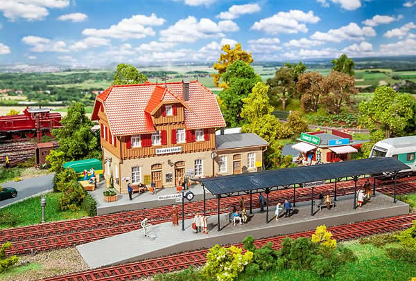 Faller 190072 - Promotional set Bruderstadt Station
