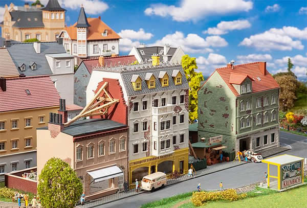 Faller 191748 - Breitestraße Row of town houses
