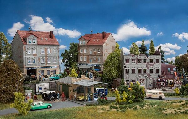 Faller 191772 - 50s Set of buildings