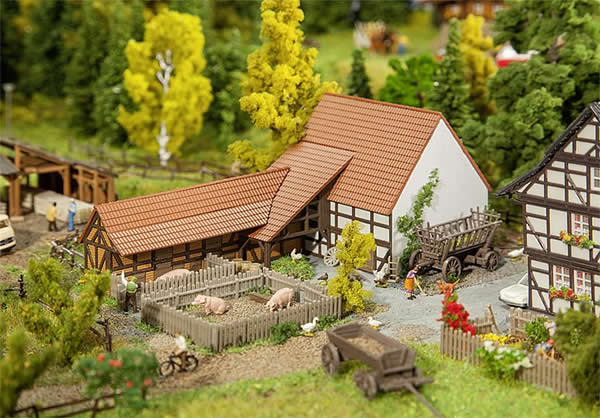 Faller 232371 - Agricultural building with accessories