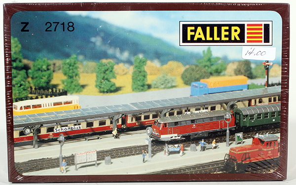 Faller 2718 - Three Station Platforms with Two Transparent Roofs