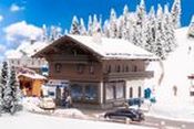 191845 Intersport Ski Shop