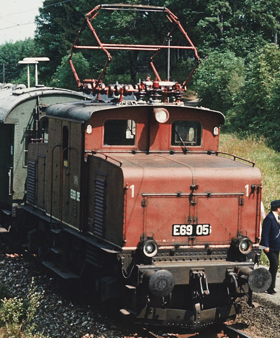 Fleischmann 430071 - German Electric Locomotive E69 05 of the DB (DCC Sound Decoder)