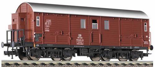 Fleischmann 5395 - 4-axled horse transporter wagon with brakemans cab, type GGvwehs of the DB