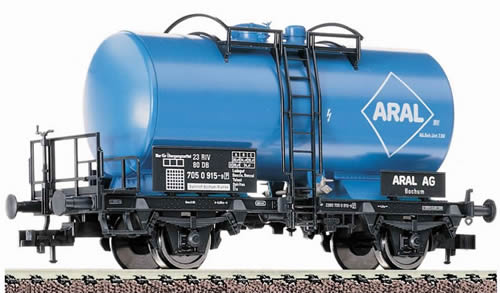 Fleischmann 5413 - Tank wagon ARAL, with brake platform
