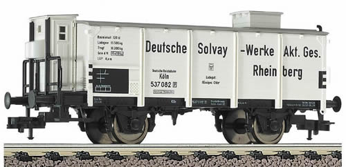 Fleischmann 5449 - Gas tanker wagon with brakemans cab of the firm of Deutsche Solvay-Werke Rheinberg